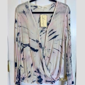 VINTAGE HAVANA Surplice Tie Dye Top